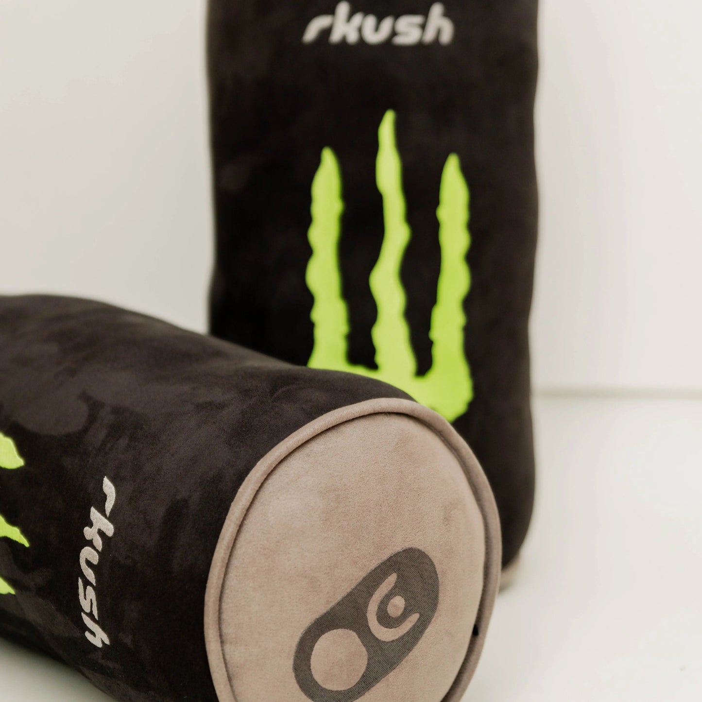 WA7CH pillow مخدّة وحش Ma boutique