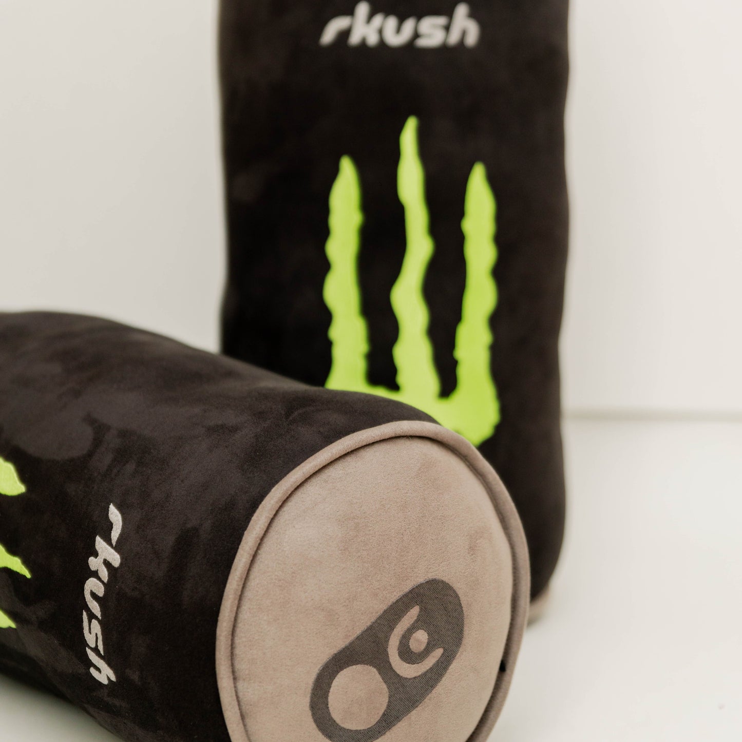 WA7CH pillow مخدّة وحش