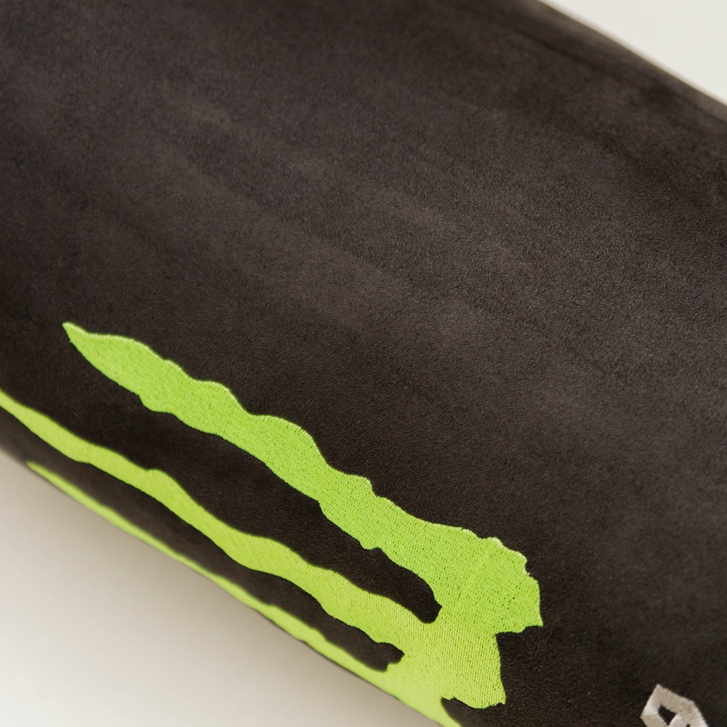 WA7CH pillow مخدّة وحش